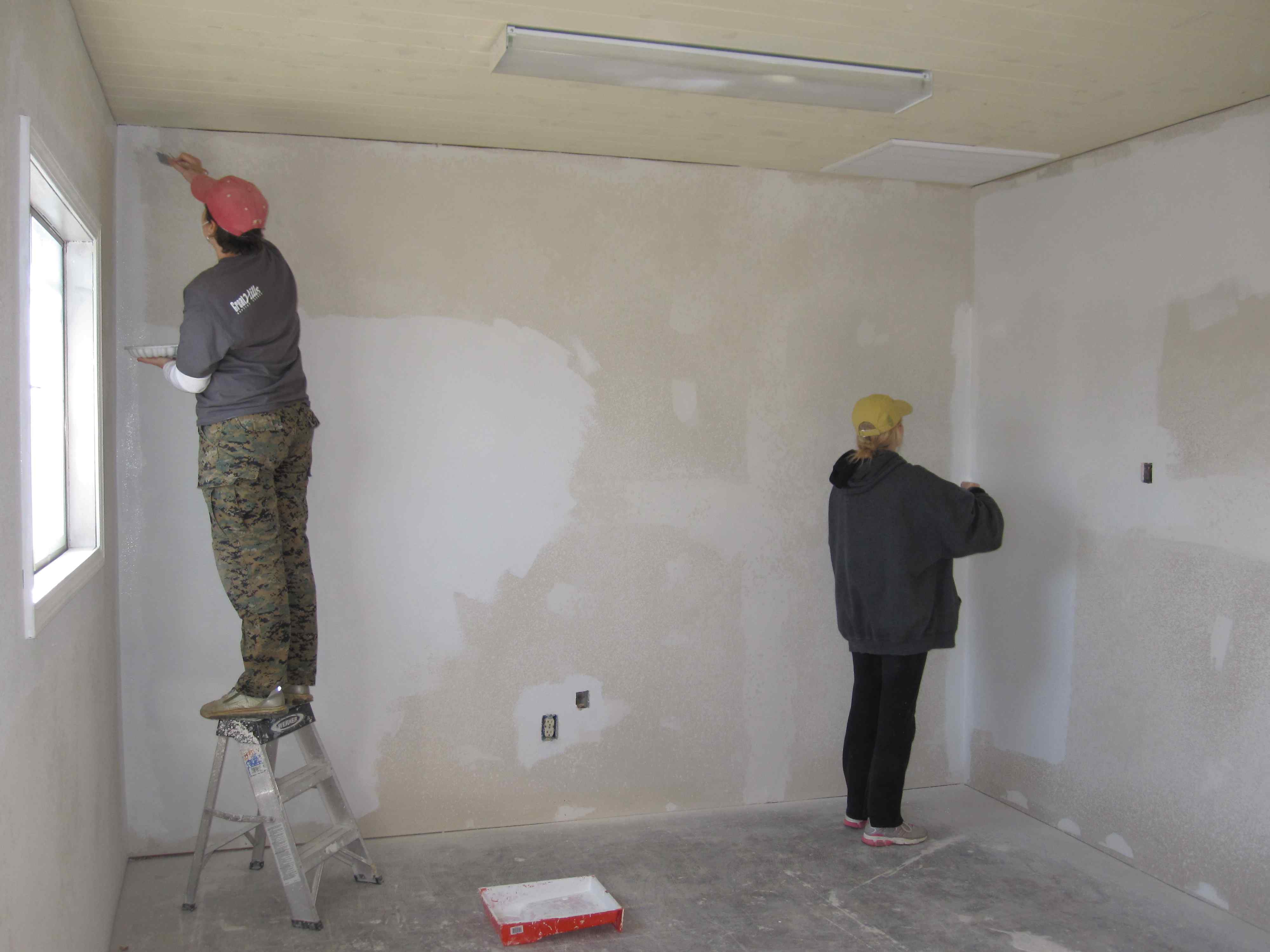 Easy way to primer the walls before wallpapering!