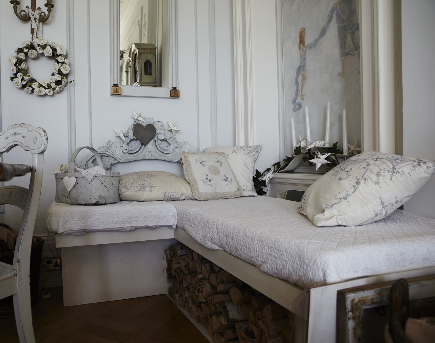 beautiful design hallway in the style of shabby chic