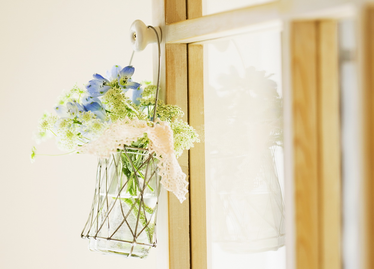 beautiful spring decor in the interior of the living room