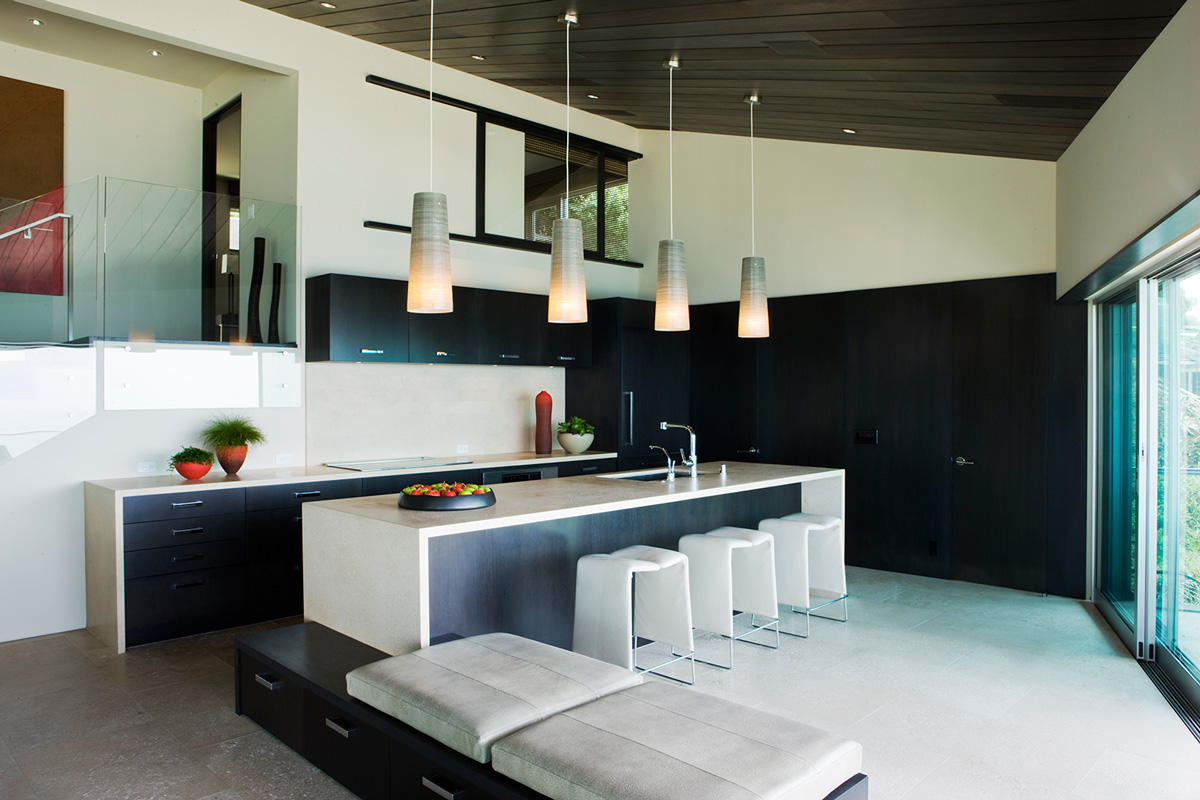 stretch black ceiling in the design of the apartment