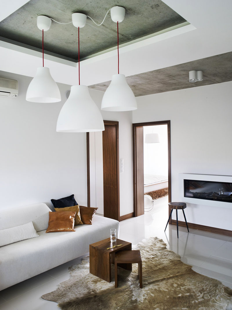 ceiling decoration with concrete in the apartment