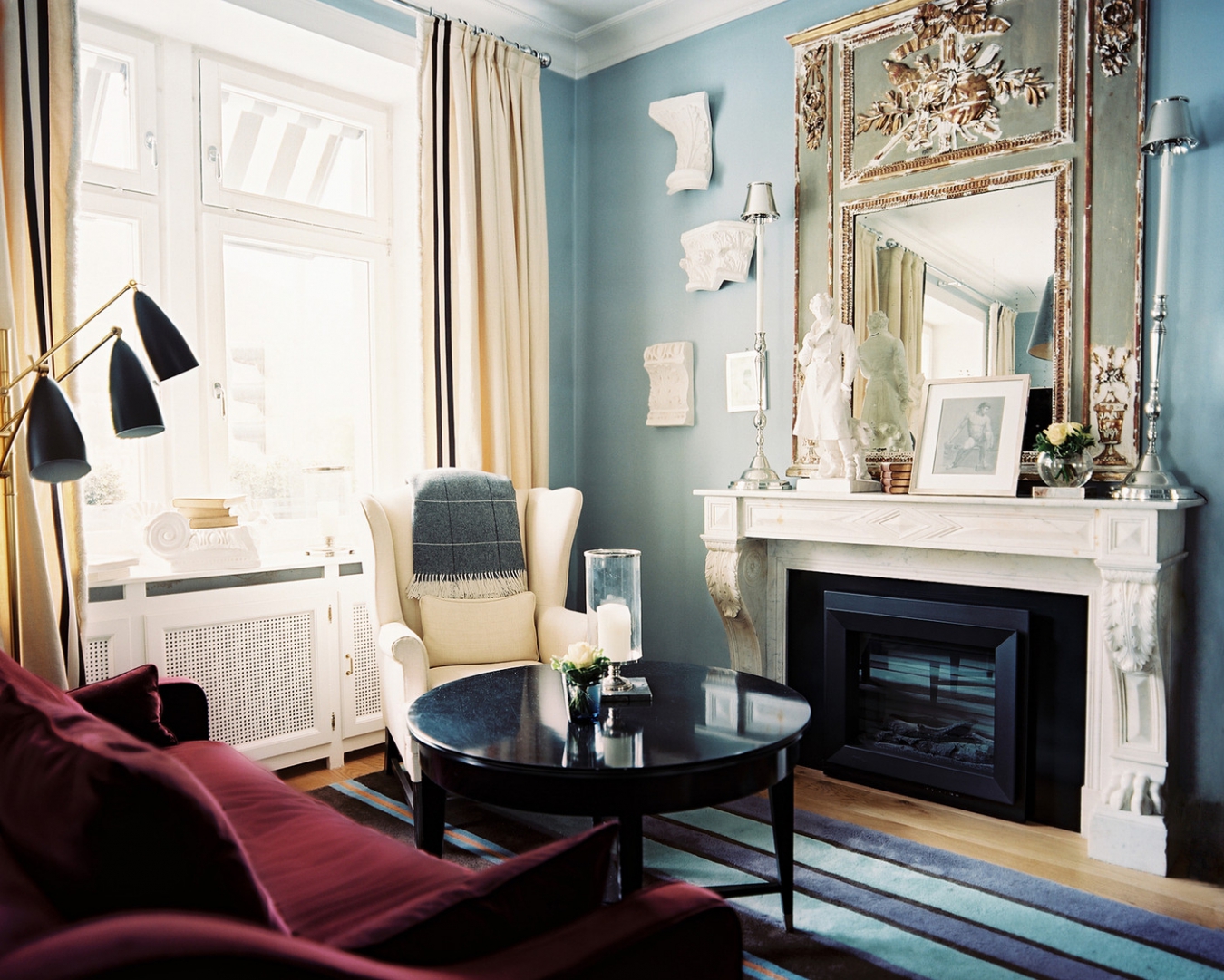 bright marsala color in the bedroom interior