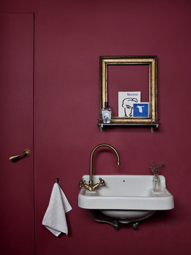 beautiful marsala color in the interior of the hallway