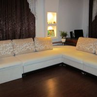 sofa ringan di pedalaman gambar lorong