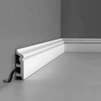 light skirting board made of aluminum in the interior of the room picture