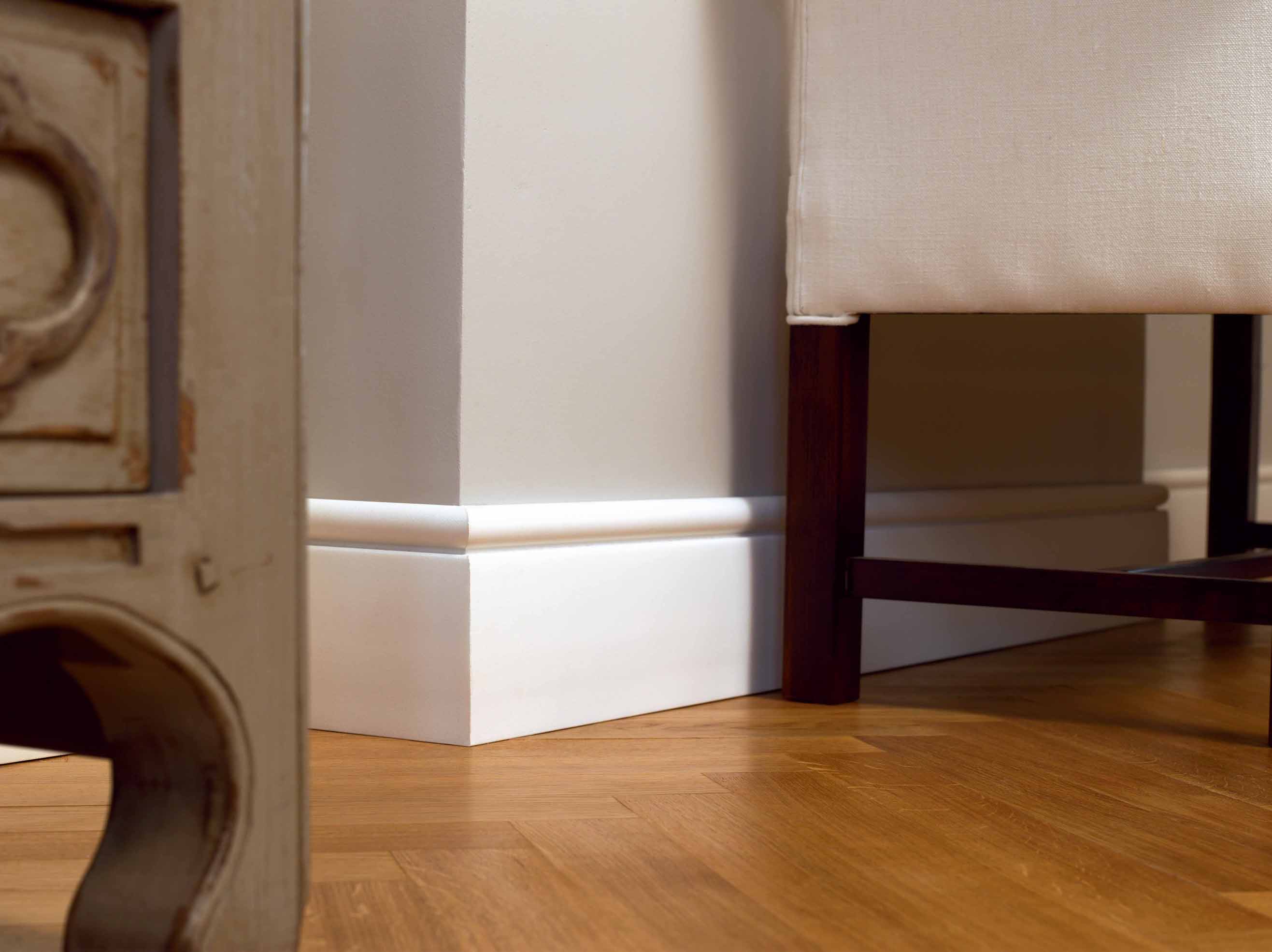 light ceramic skirting in the room interior