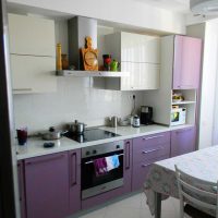 Reka bentuk dapur yang indah dalam gambar warna ungu