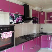 dalaman dapur yang luar biasa dengan gambar warna ungu