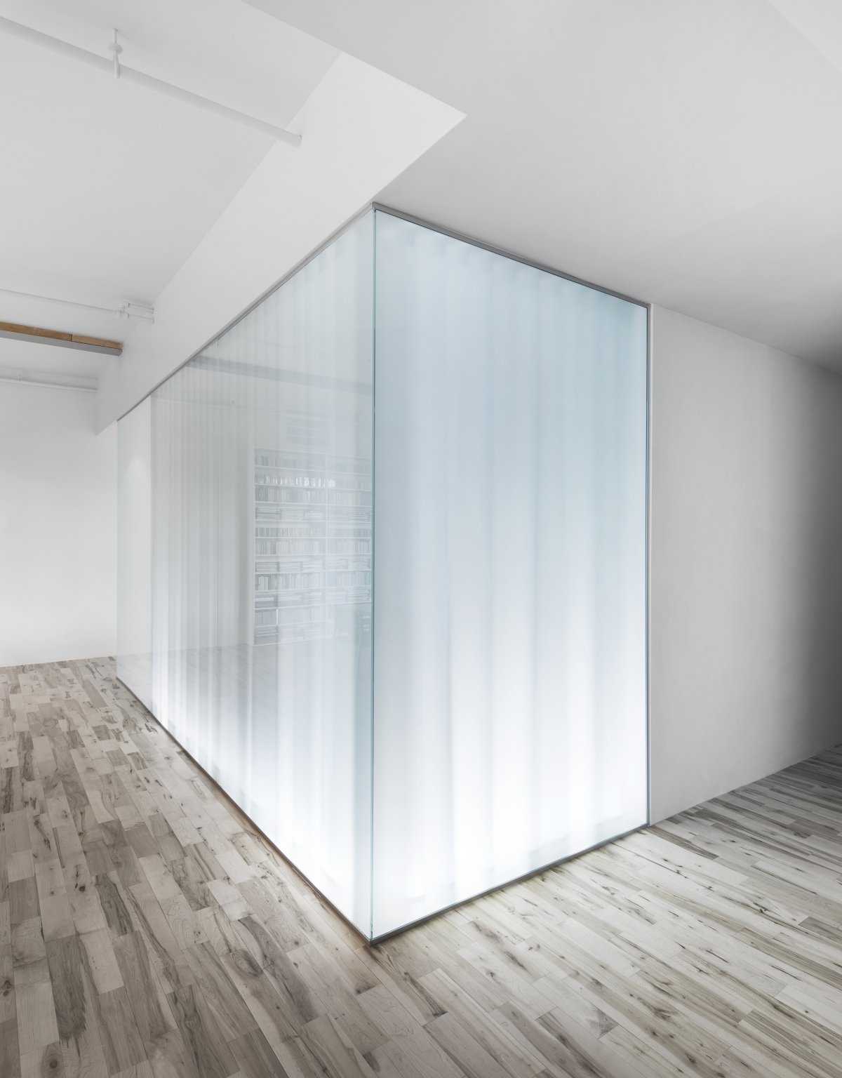 clear glass in the design of the corridor