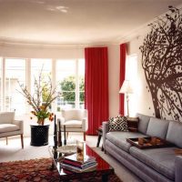 combination of red with other colors in the interior of the corridor photo