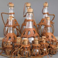 the idea of ​​brightly decorating glass bottles of leather with your own hands picture