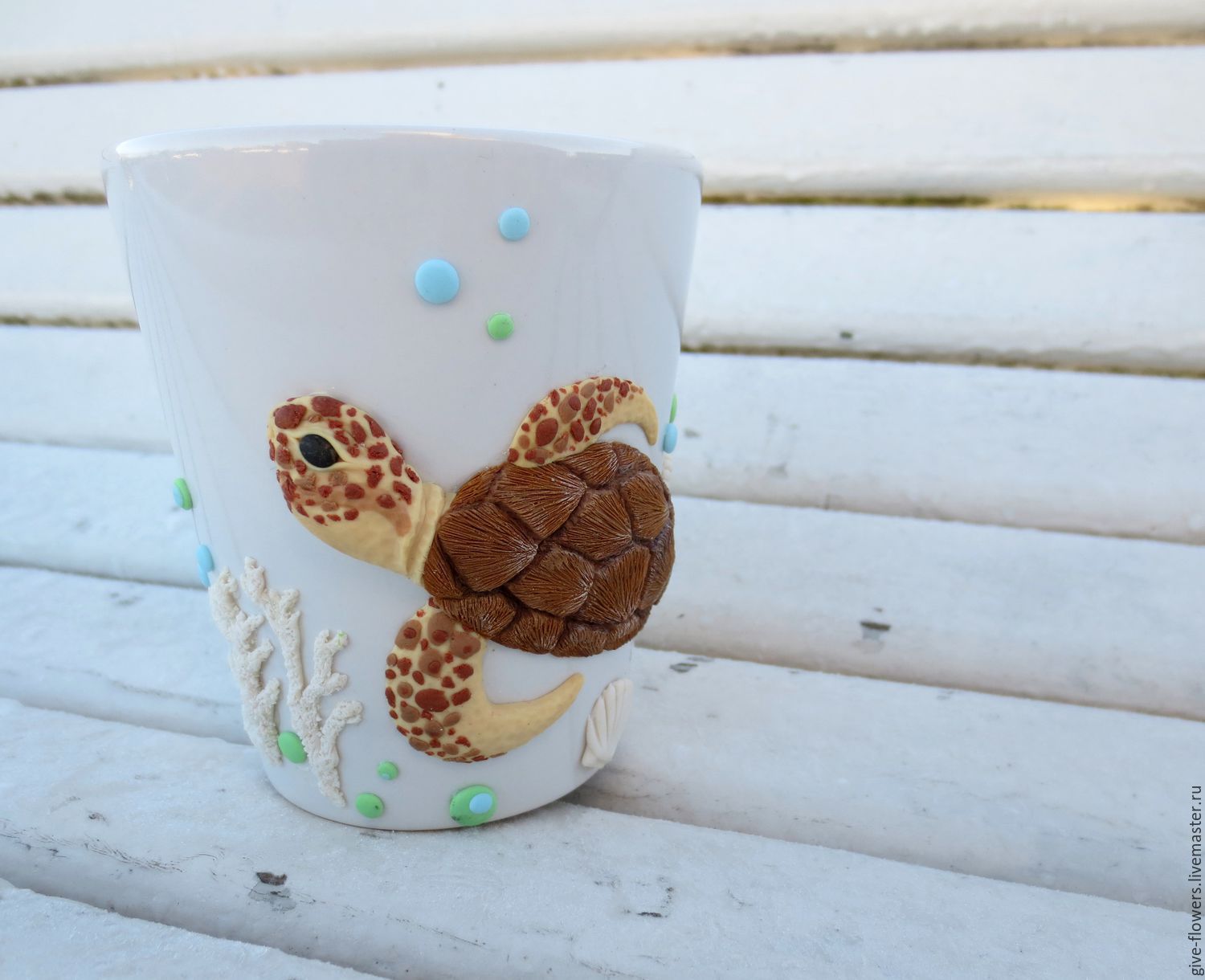 beautiful decoration of the mug with polymer clay animals at home