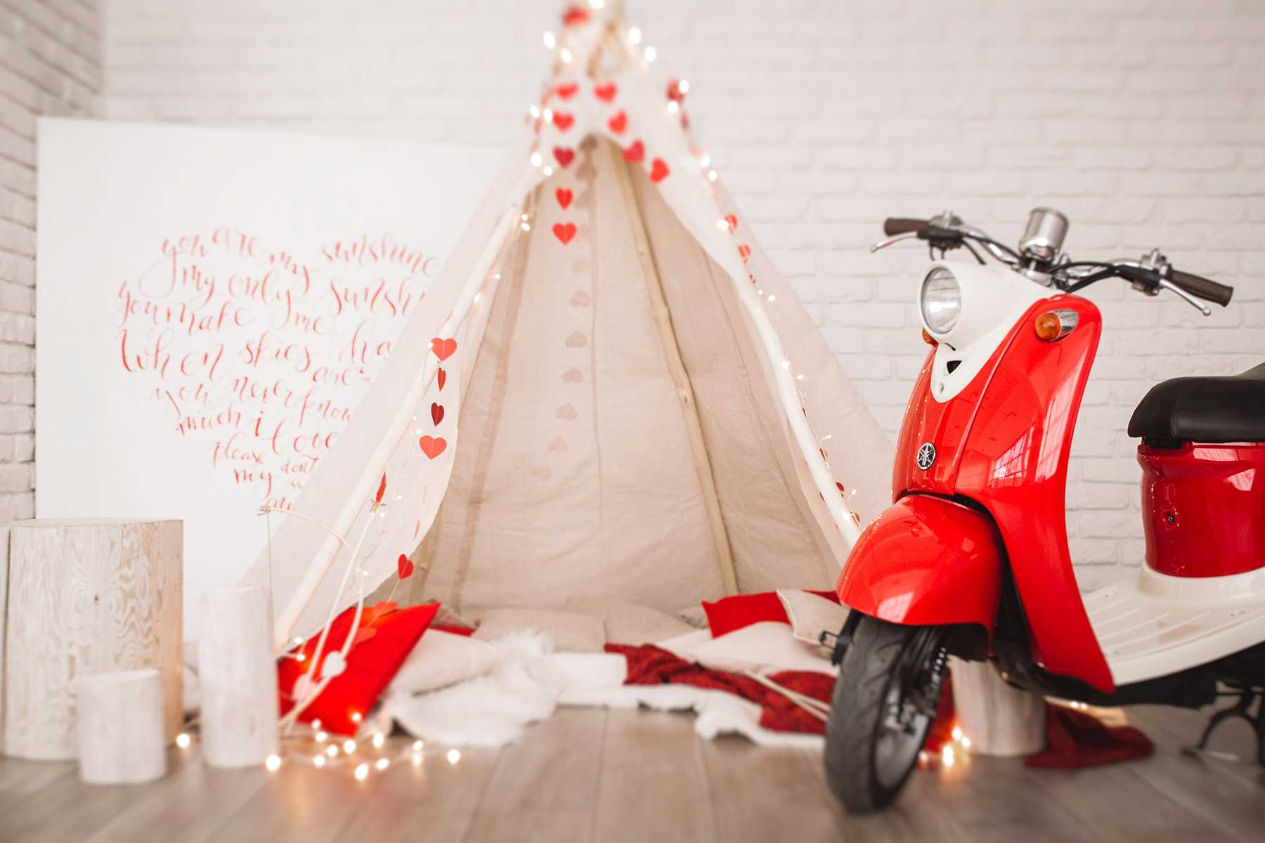 beautiful do-it-yourself room decoration for valentines day