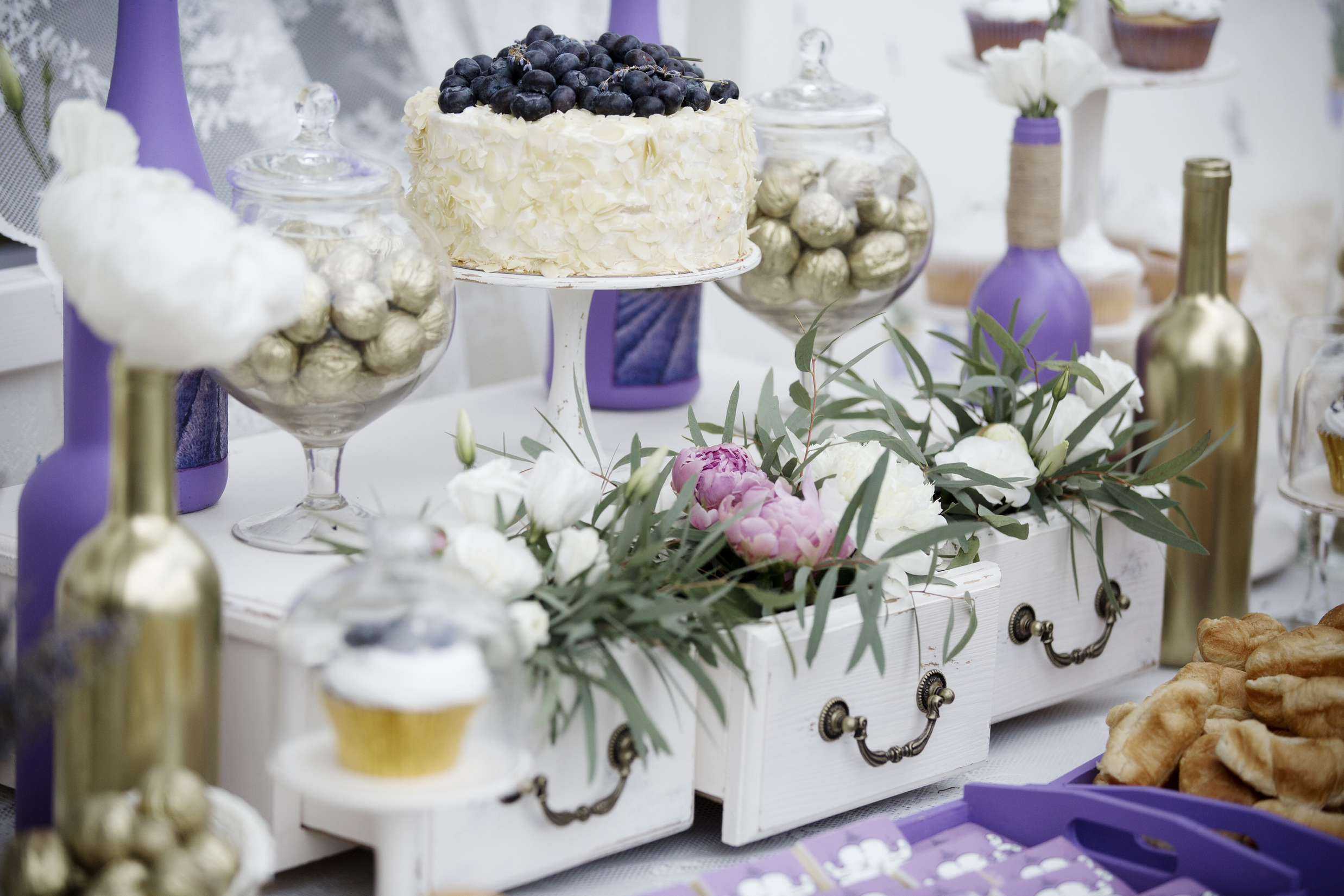 original decoration of the wedding hall with flowers