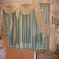 variant of a bright decor of curtains photo