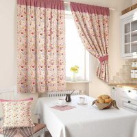 DIY original decoration of curtains photo