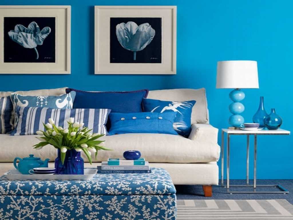 bright decor of the living room in blue