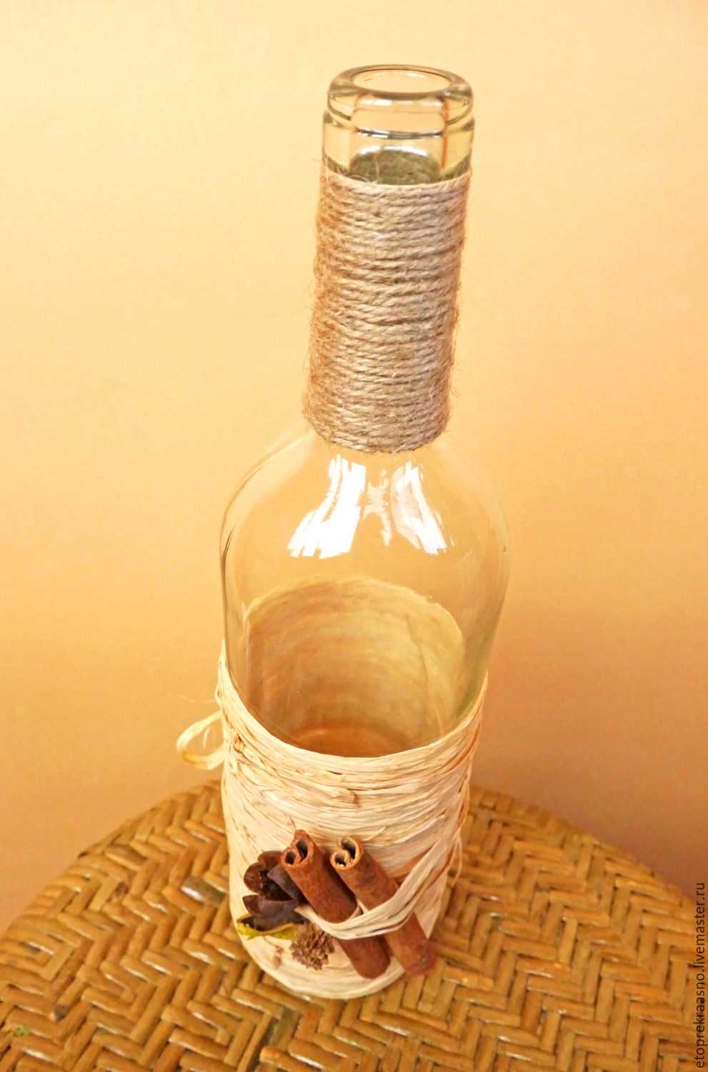 the idea of ​​stylishly decorating bottles with salt