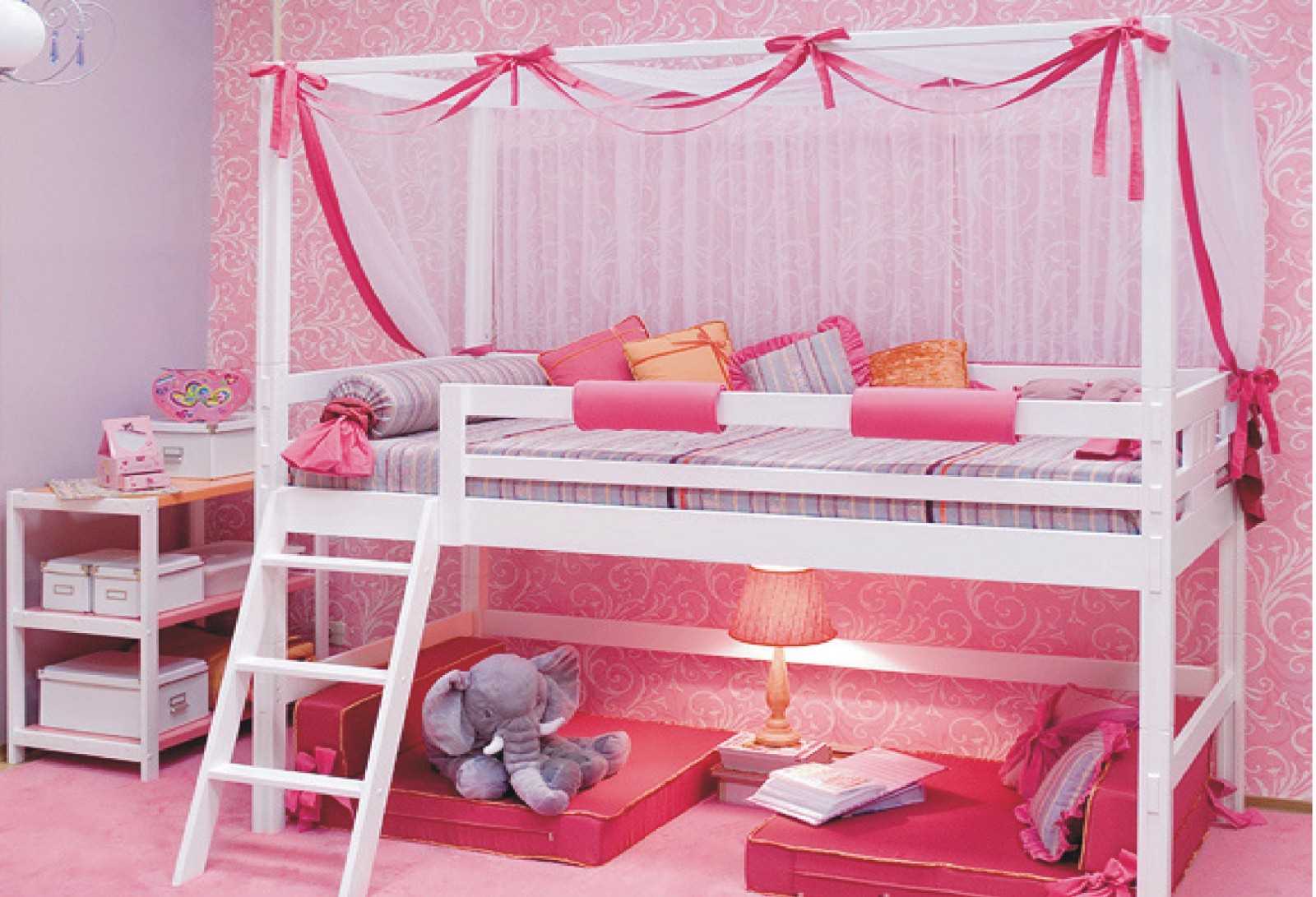 idée d'un décor de chambre lumineux pour une fille