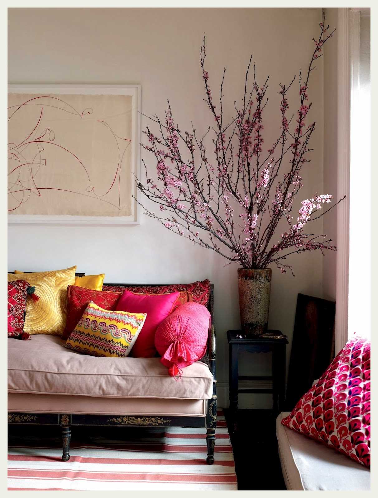 the idea of ​​brightly decorating corners in an apartment