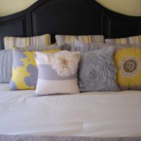 version of the original decorative pillows in the style of the living room photo