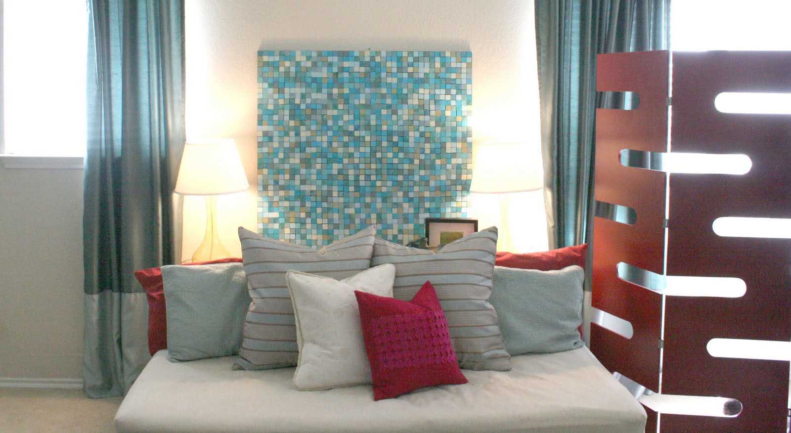 the idea of ​​bright wall decoration