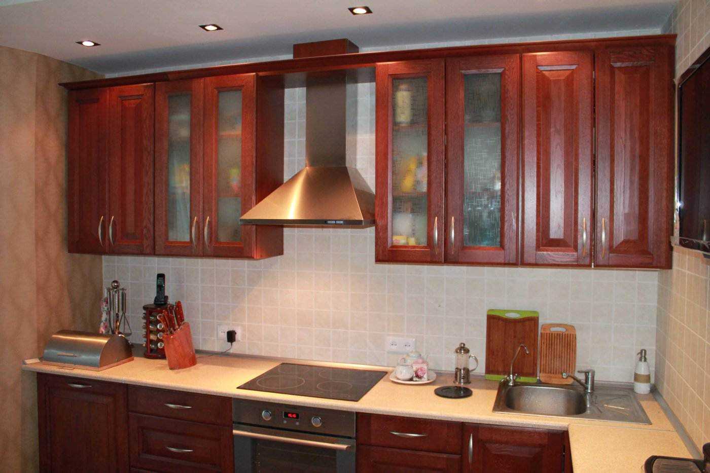 Contoh hiasan dapur ringan 14 sq.m