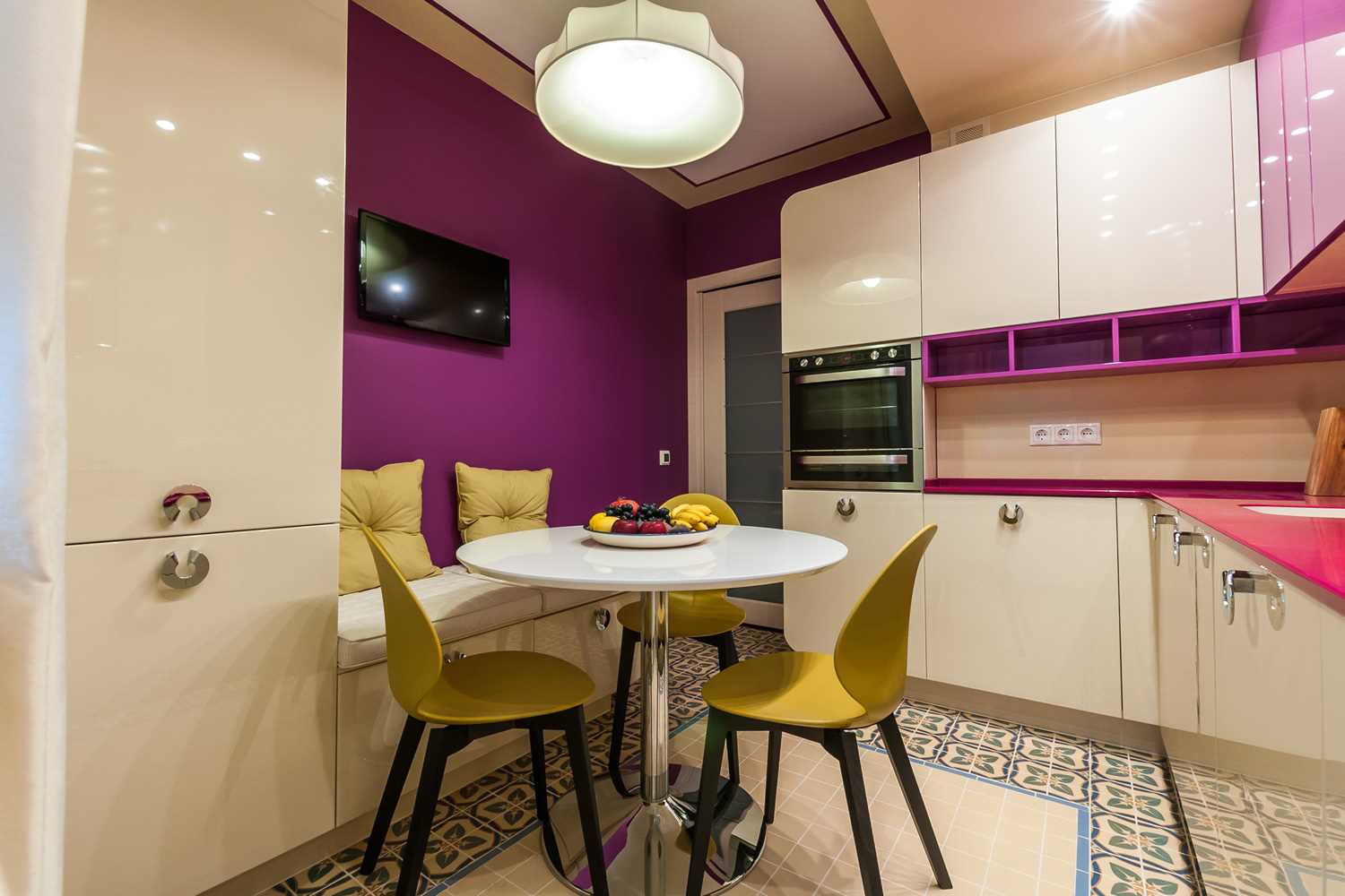 hiasan dapur terang 14 sq.m