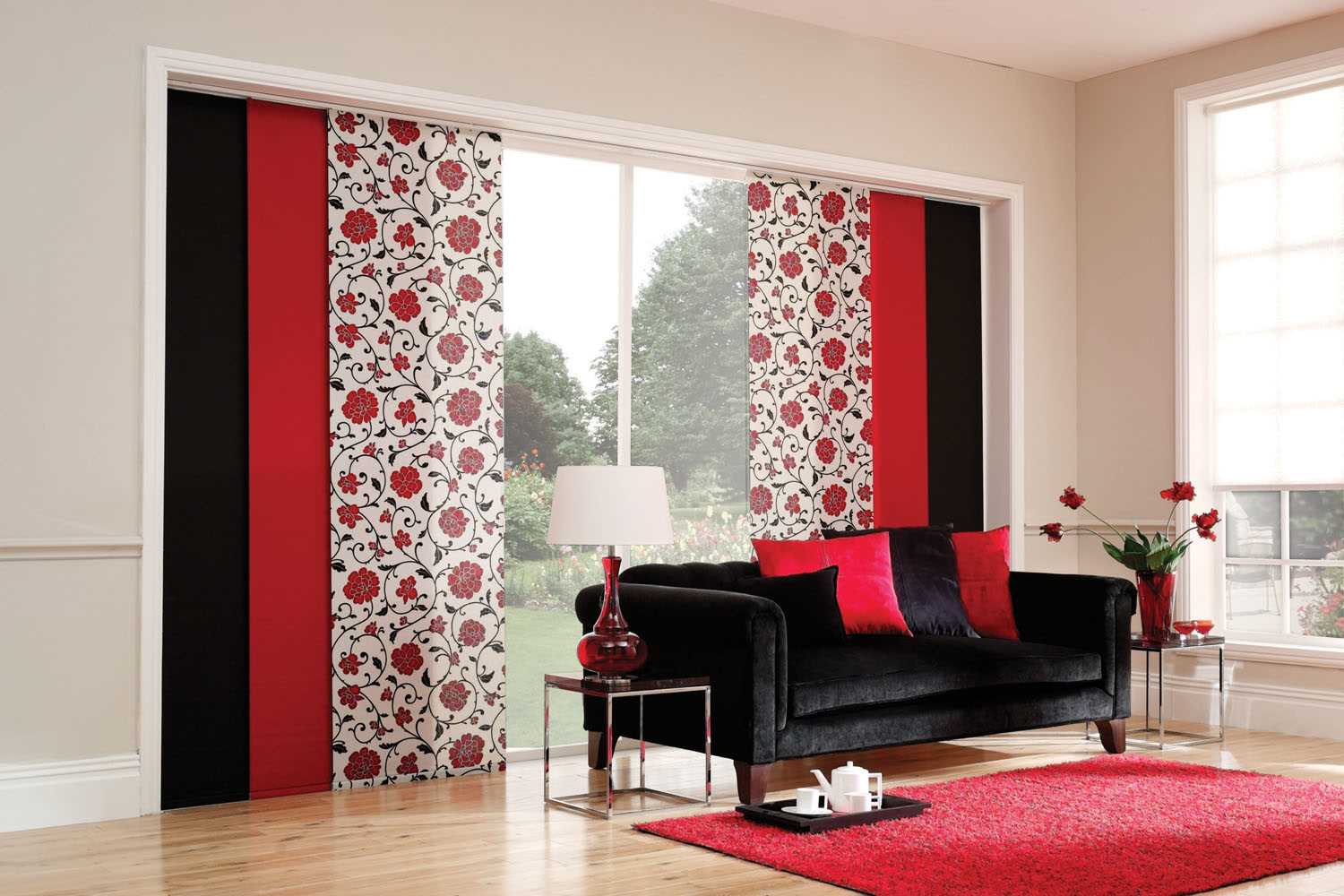 the option of using modern curtains in a bright room interior