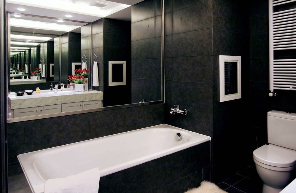 black and white bathroom