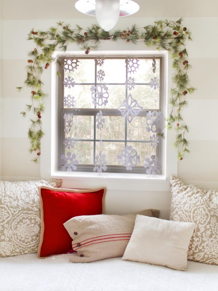 garland of snowflakes on the window