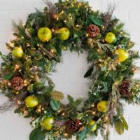 the idea of ​​using a beautiful DIY Christmas wreath design photo