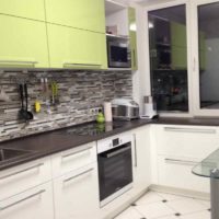 varian reka bentuk dapur ringan 11 meter persegi