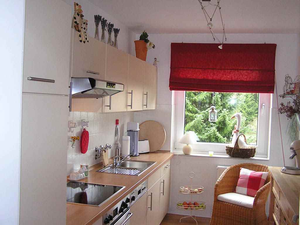 option of a bright decor of the kitchen 7 sq.m