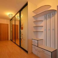 the idea of ​​a bright design of the hallway with mirrors picture