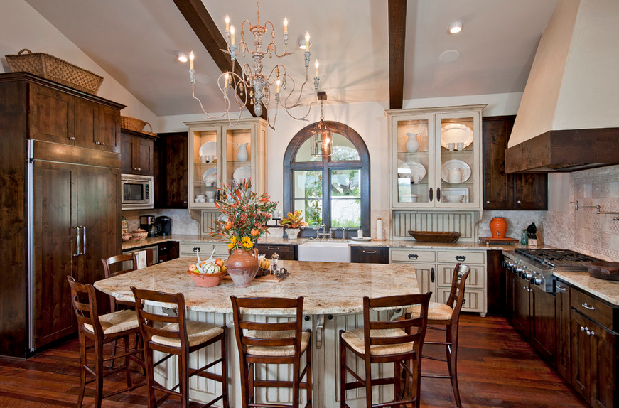 Mediterranean style dining kitchen