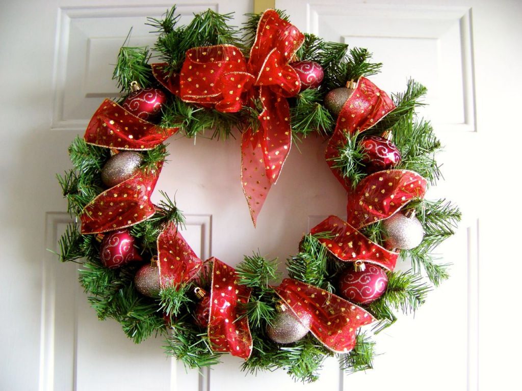 how to make a christmas wreath