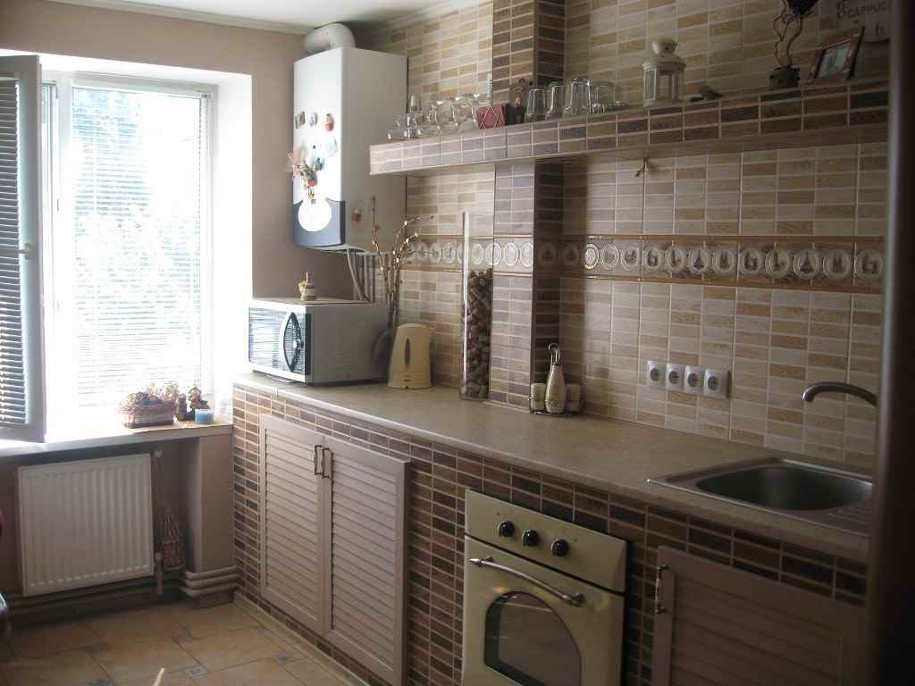 variant of a beautiful kitchen interior with a geyser