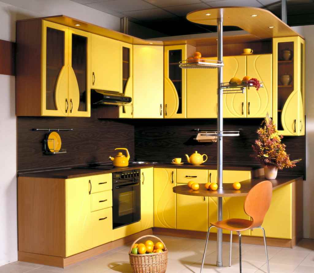 the option of using beautiful yellow in the design of the apartment