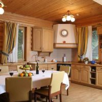 un exemple d'un beau décor de cuisine dans une maison en bois