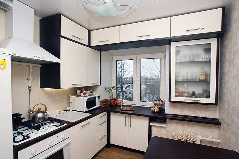 how to equip a kitchen with a window