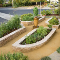 garden with beds at the cottage design photo