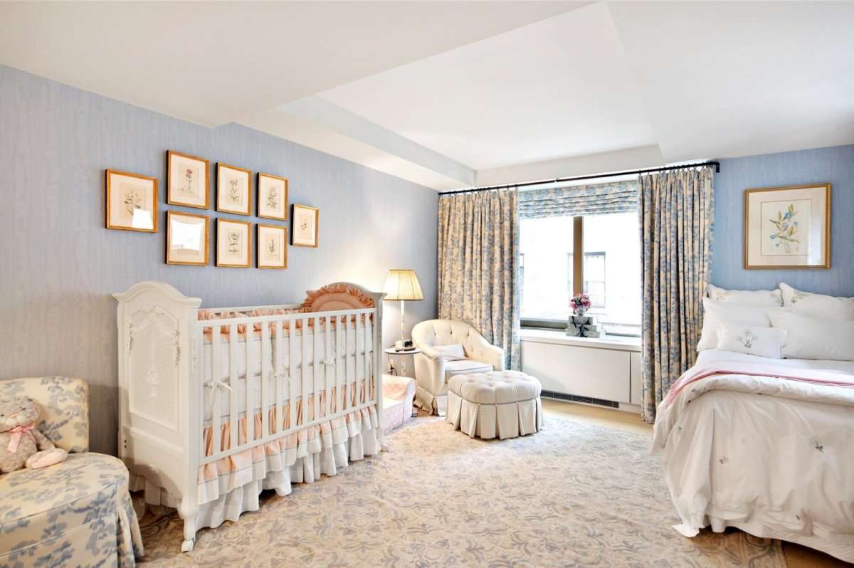 bedroom for parents and newborn