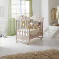 bilik bayi baru lahir beige crib