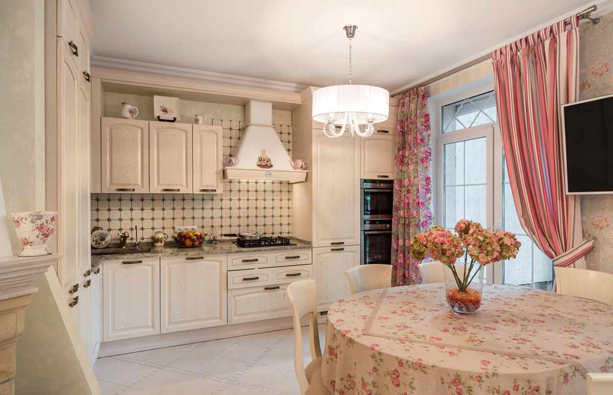 an example of an unusual window design in the kitchen