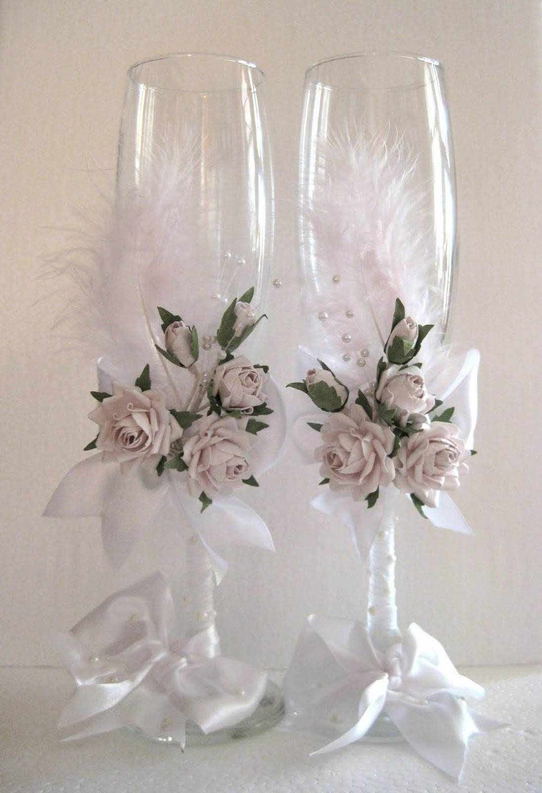 the idea of ​​a beautiful decoration of the decor of wedding glasses