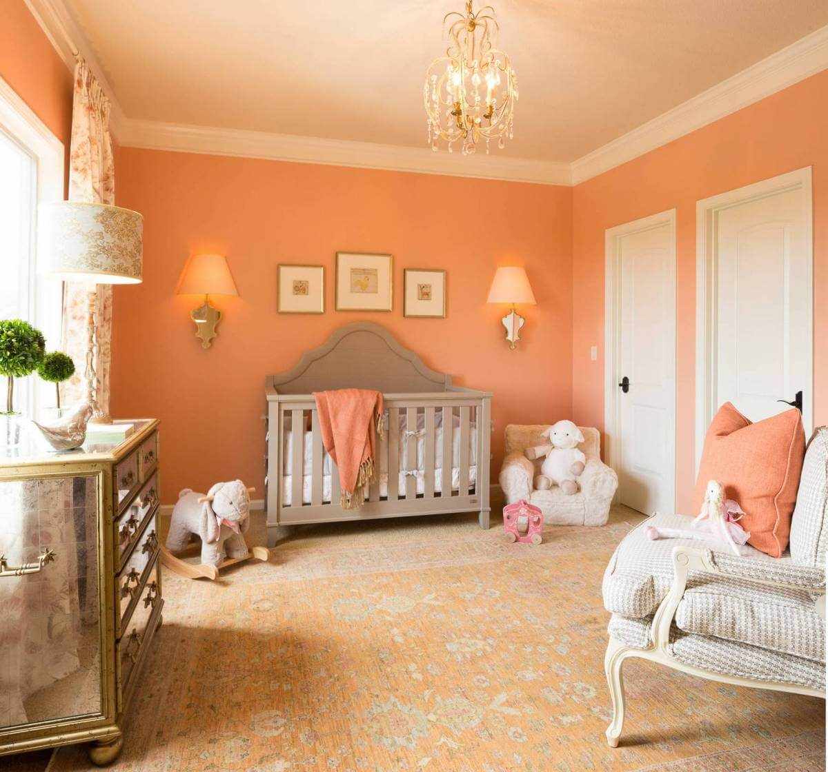 the idea of ​​combining light peach color in the interior of the apartment