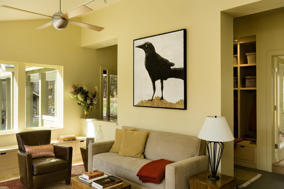 Beige wall in the living room in the style of neoclassicism