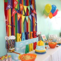 Table de fête pour l'anniversaire des filles