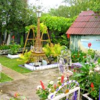 Bright decor of a summer cottage site with your own hands